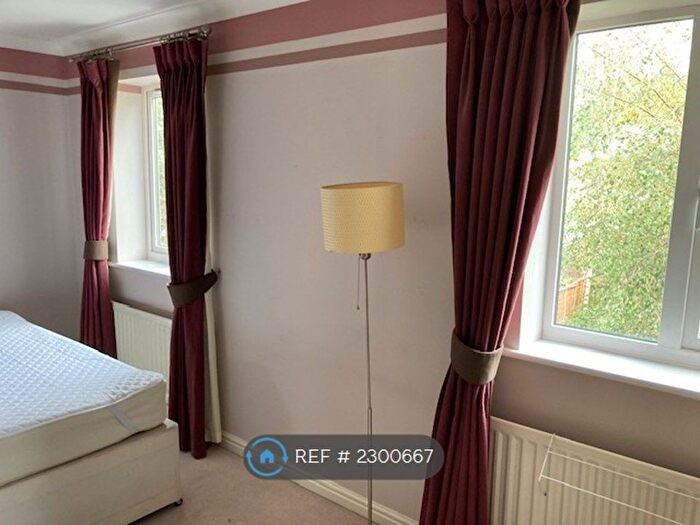 5 Bedroom Terraced House To Rent In Godwin Way, Stoke-On-Trent, ST4