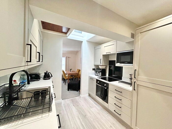 1 Bedroom Flat For Sale In London Road, Teynham, ME9