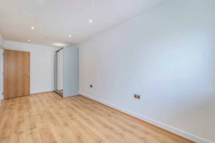 2 Bedroom Apartment To Rent In Woolwich Church Street Woolwich, SE18