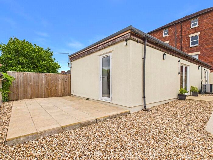 1 Bedroom Detached House To Rent In Bath Road, Stroud, Gloucestershire, GL5