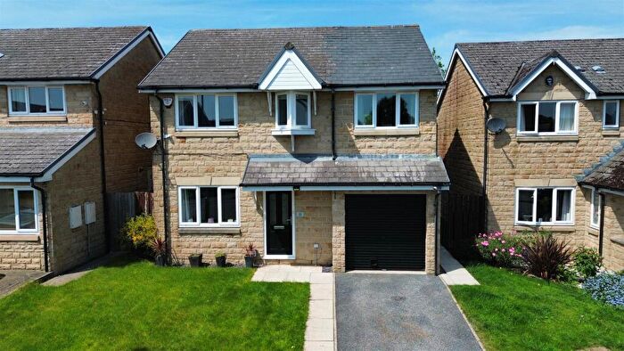 4 Bedroom Detached House For Sale In Broad Ings Way, Shelf, Halifax, HX3