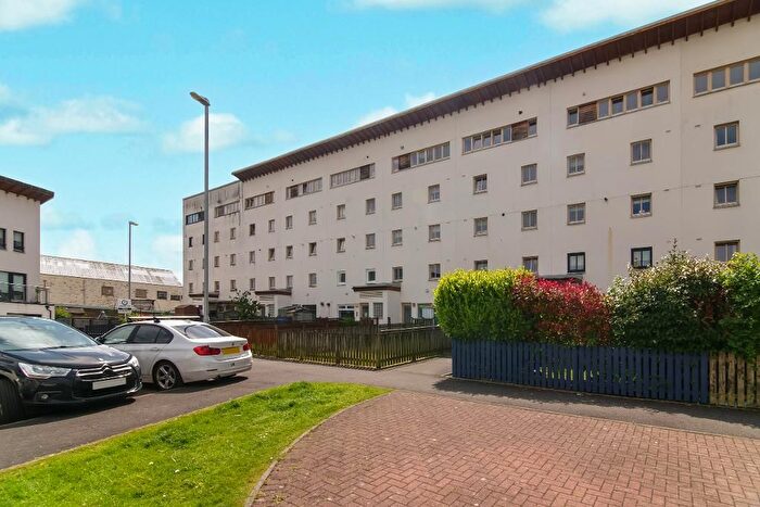 4 Bedroom Maisonette For Sale In Lochburn Gardens, Maryhill, G20