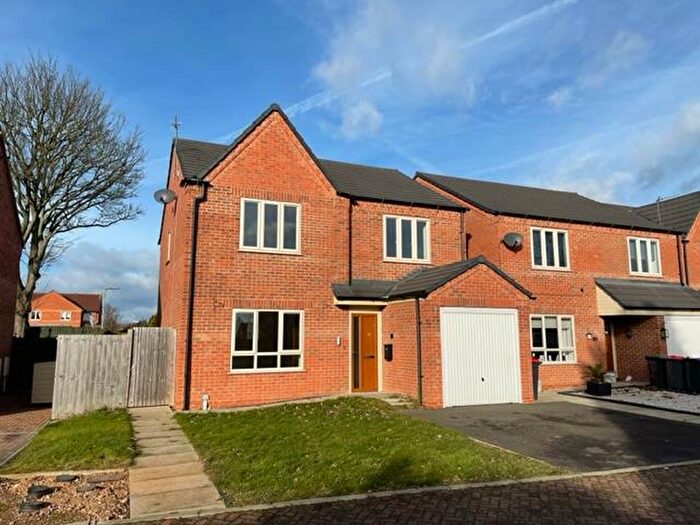 4 Bedroom House To Rent In Pilot Drive, Hucknall, Nottingham, NG15