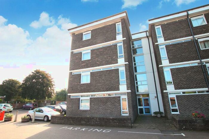 2 Bedroom Apartment To Rent In New Dover Road, Canterbury, CT1
