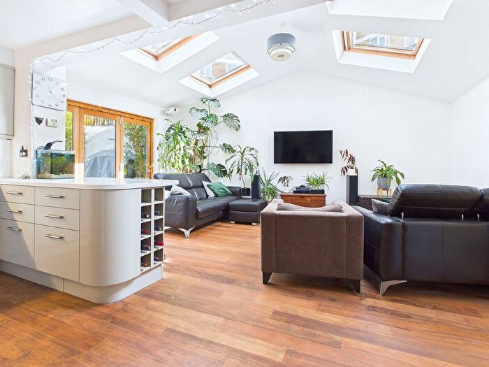 4 Bedroom End Of Terrace House For Sale In Furze Hill, Hove, BN3