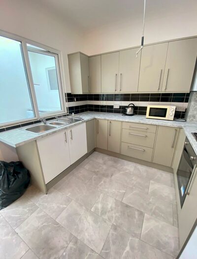 3 Bedroom Flat To Rent In Roman Road, Bow, Mile End, London, E3