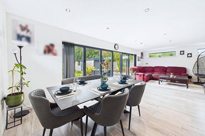 5 Bedroom Detached House For Sale In Anvil Crescent, Broadstone, Dorset, BH18 - Photo 10
