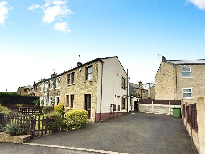 2 Bedroom End Terrace House To Rent In Almondbury Bank, Huddersfield, HD5