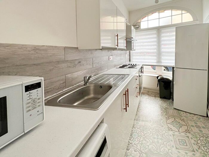 4 Bedroom End Of Terrace House To Rent In Hillgrove Street, Stokes Croft, BS2