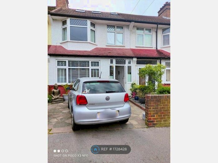 3 Bedroom Terraced House To Rent In Brampton Road, Croydon, CR0