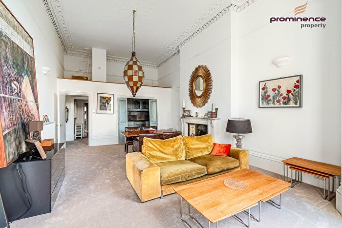 2 Bedroom Apartment To Rent In Brunswick Square, Hove, BN3