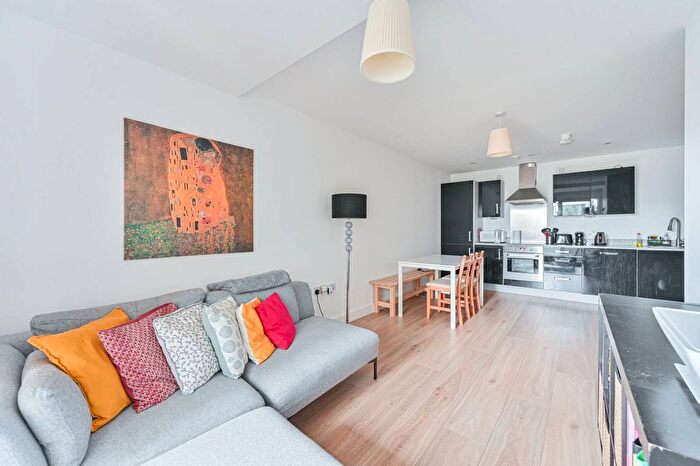 2 Bedroom Flat For Sale In Barge Walk, North Greenwich, London, SE10