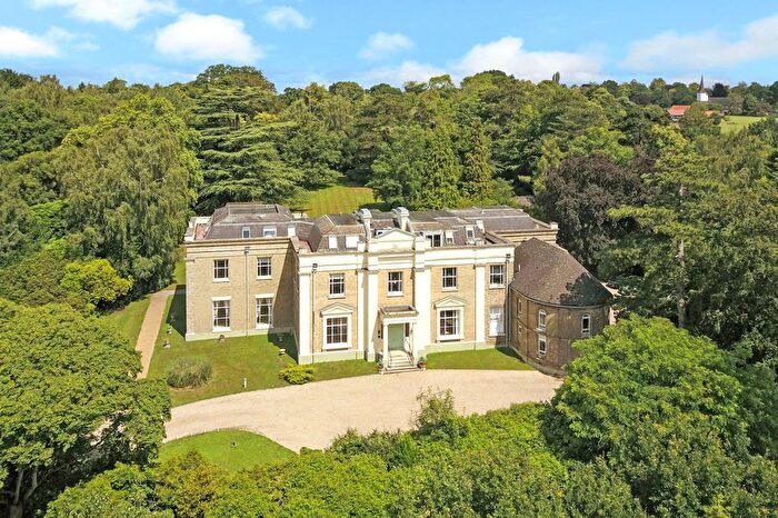 2 Bedroom Flat For Sale In Lilystone Hall, Honeypot Lane, Stock, Ingatestone, CM4