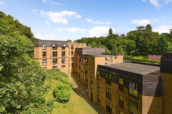 3 Bedroom Flat To Rent In Charterhouse Road, Godalming, GU7