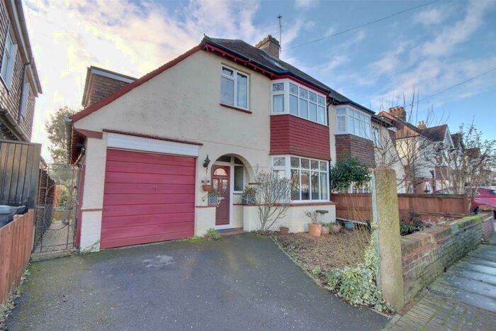 5 Bedroom Semi-Detached House To Rent In Mulberry Avenue, Portsmouth, PO6