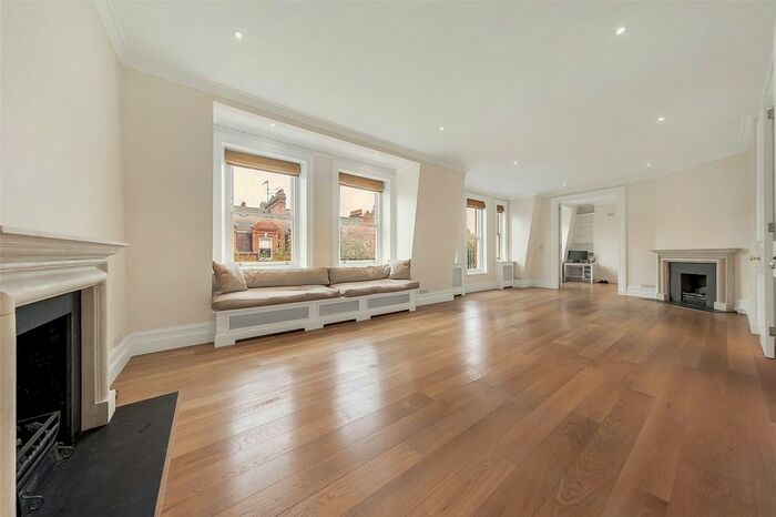 5 Bedroom Flat To Rent In Earl's Court Square, London, SW5