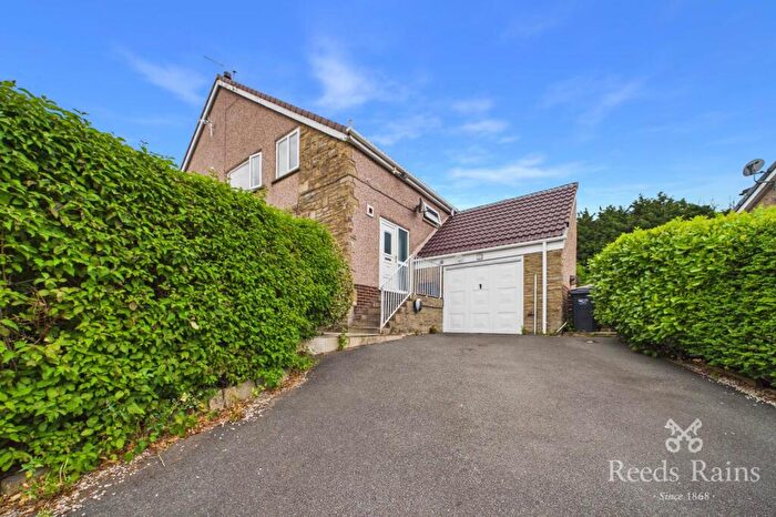4 Bedroom Semi-Detached House For Sale In Kershaw Crescent, Luddendenfoot, Halifax, HX2
