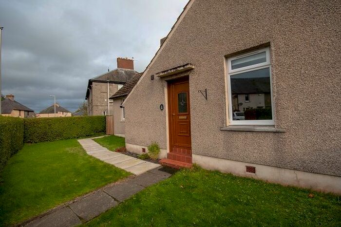 2 Bedroom Bungalow To Rent In Garry Park, Glencraig, Glencraig, KY5