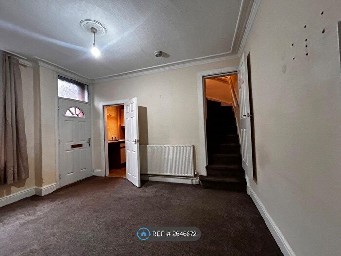 2 Bedroom Terraced House To Rent In Recreation Place, Leeds, LS11