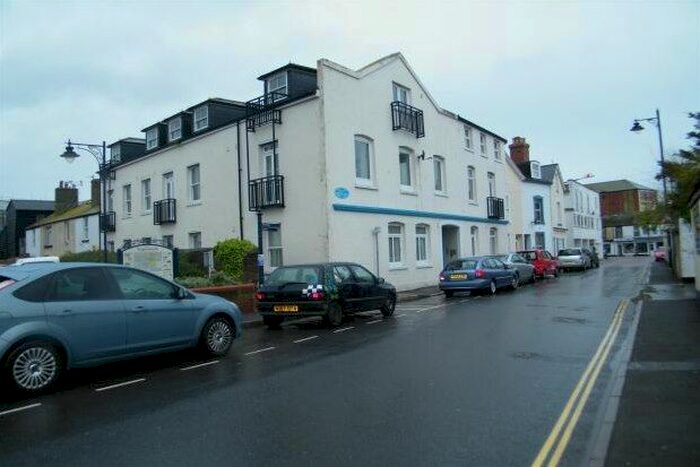 1 Bedroom Flat To Rent In Wedgewood Court, Teignmouth, TQ14