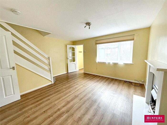 3 Bedroom Terraced House To Rent In Bryant Close, Barnet, EN5