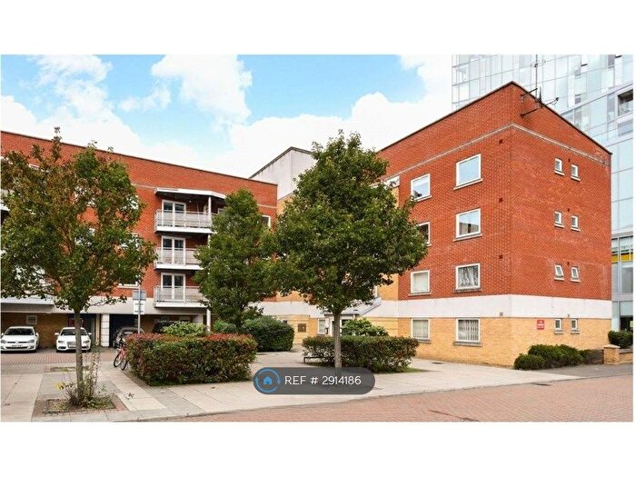 2 Bedroom Flat To Rent In Bruford Court, London, SE8