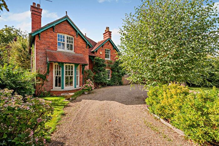 4 Bedroom Detached House For Sale In Croft Road, Goring, Oxfordshire, RG8