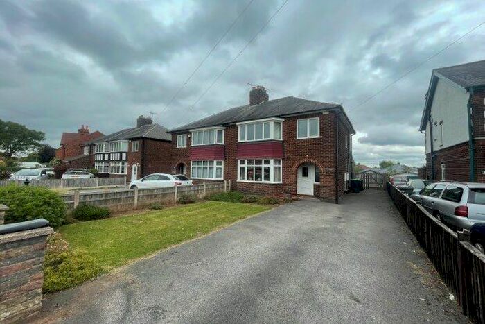 3 Bedroom Semi-Detached House To Rent In Watnall Road, Nottingham, NG15