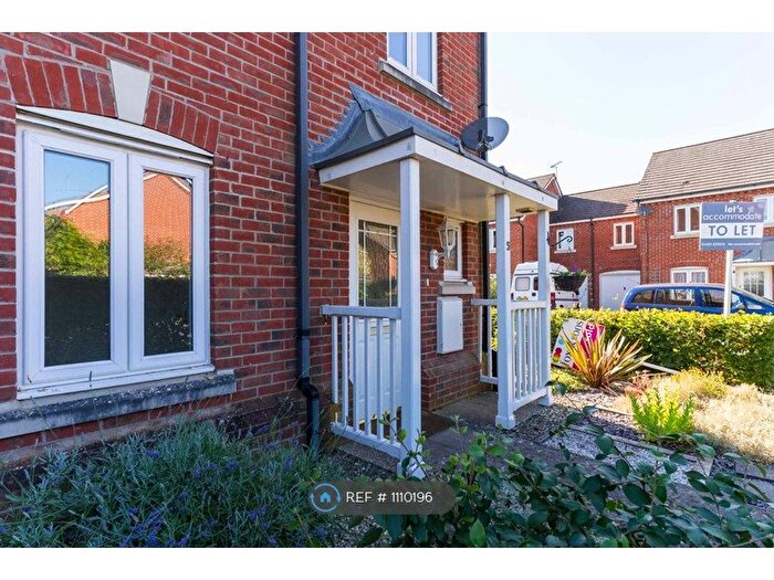 3 Bedroom End Of Terrace House To Rent In Reeder Close, Fordingbridge, SP6