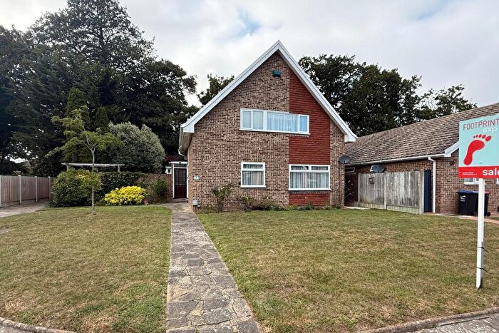 3 Bedroom Detached House For Sale In Rugby Close, Broadstairs, CT10
