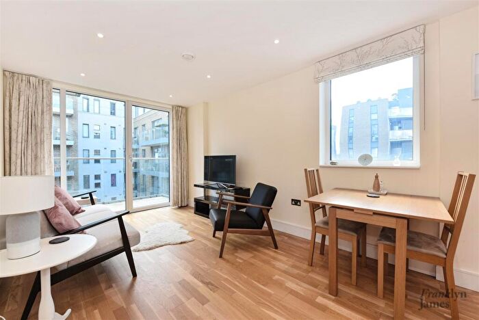 2 Bedroom Apartment For Sale In St. Annes Street, London, E14
