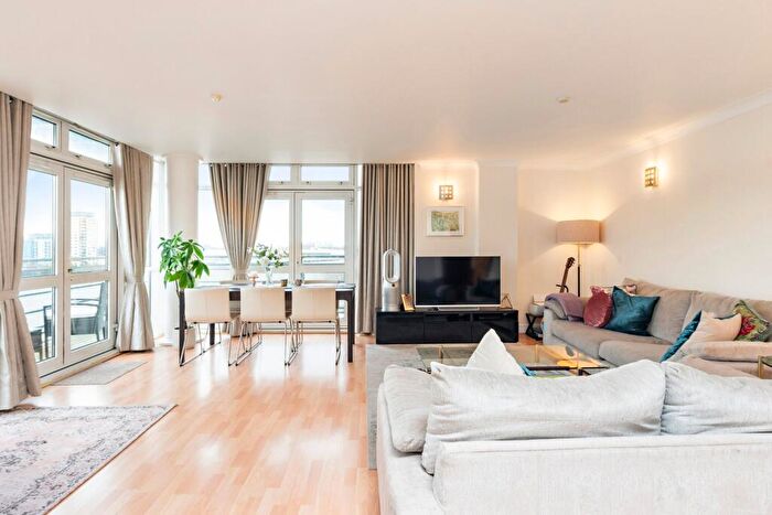 2 Bedroom Flat To Rent In Langbourne Place, Cubitt Town, E14