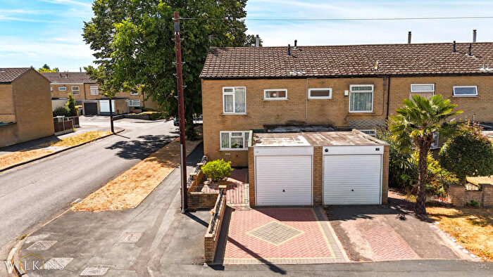 3 Bedroom End Of Terrace House For Sale In Caledonian, Tamworth, Staffordshire, B77