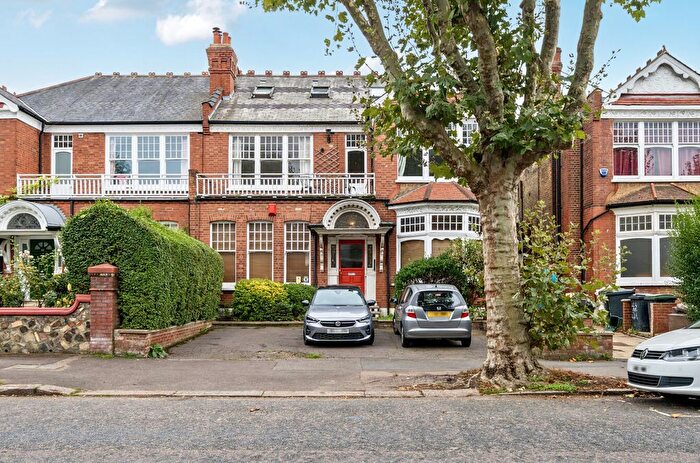 2 Bedroom Flat To Rent In Queens Avenue, Muswell Hill, N10