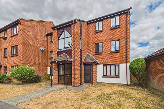 1 Bedroom Flat For Sale In Kilmington Close, Bracknell, Berkshire, RG12