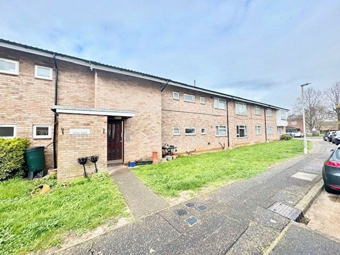 2 Bedroom Flat To Rent In Murchison Close, Chelmsford, CM1
