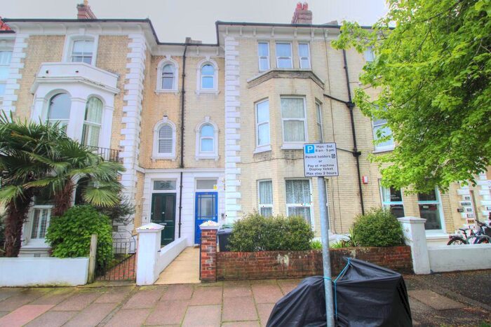 1 Bedroom Apartment To Rent In Lushington Road, Eastbourne, BN21