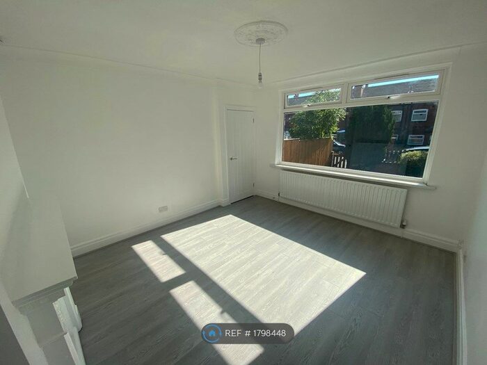 3 Bedroom End Of Terrace House To Rent In Westbury Street, Leeds, LS10