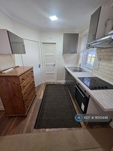 Studio To Rent In Marlowe Square, Mitcham, CR4