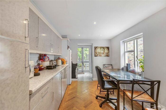 3 Bedroom Terraced House To Rent In Quilter Street, Shoreditch, London, E2