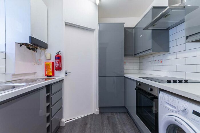 4 Bedroom Flat To Rent In Hazelwood Avenue, Jesmond, NE2