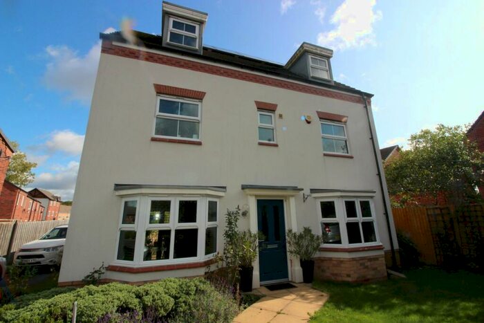 5 Bedroom Detached House To Rent In Hayling Drive, Birmingham, B36