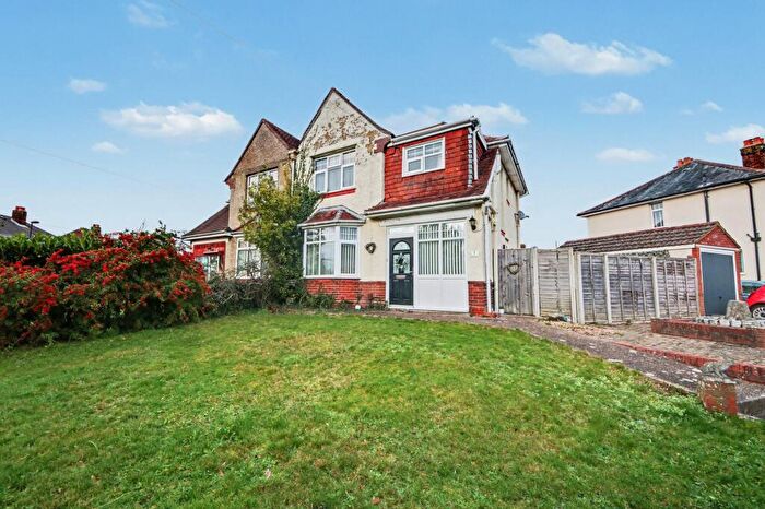 3 Bedroom Semi-Detached House For Sale In Merryoak Road, Merryoak, SO19