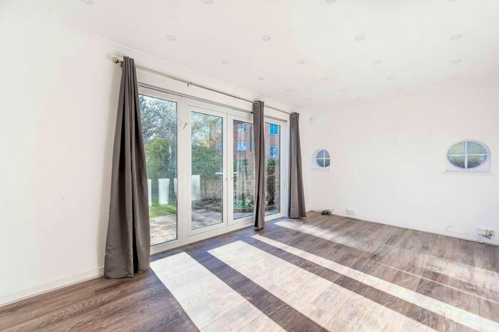 3 Bedroom End Of Terrace House To Rent In Lucas Avenue, Rayners Lane, Harrow, HA2