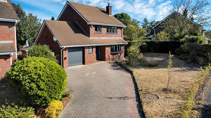 3 Bedroom Detached House For Sale In Daresbury Close, Holmes Chapel, CW4