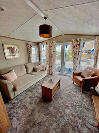 2 Bedroom Park Home For Sale In Warners Lane, Selsey, Chichester, PO20