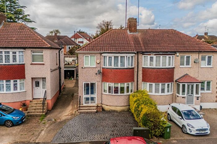 3 Bedroom Semi Detached House For Sale In Downbank Avenue, Bexleyheath, Kent, DA7