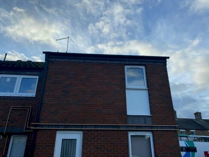 1 Bedroom Flat To Rent In Coneygree Road, Peterborough, Cambridgeshire, PE2