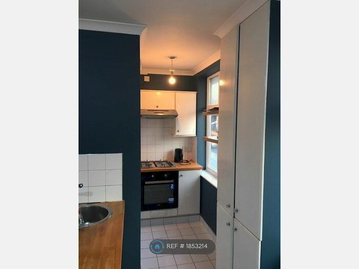 1 Bedroom Flat To Rent In Great West Road, Brentford, TW8