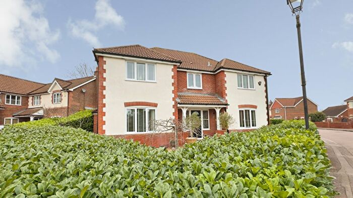 5 Bedroom Detached House For Sale In Ravel Close, Milton Keynes, MK7